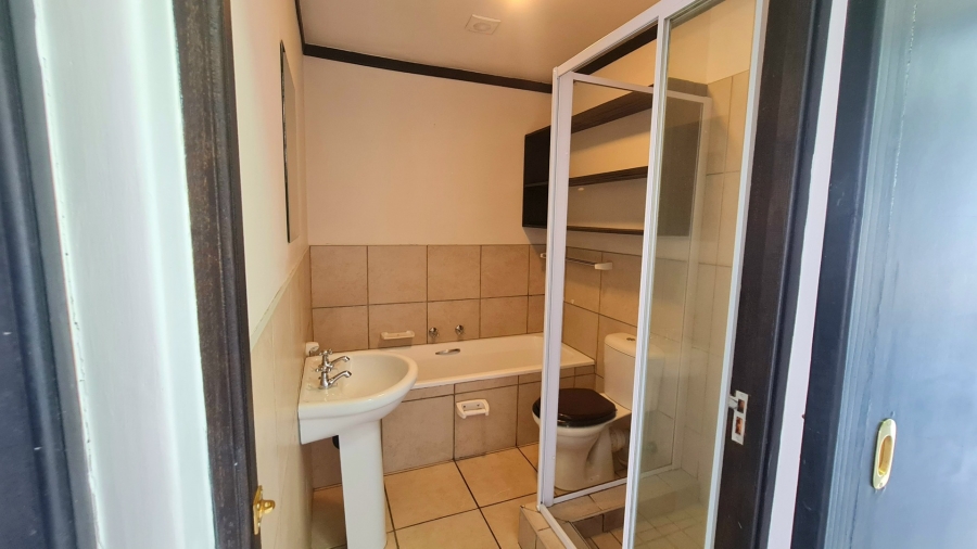2 Bedroom Property for Sale in Bowtie Western Cape